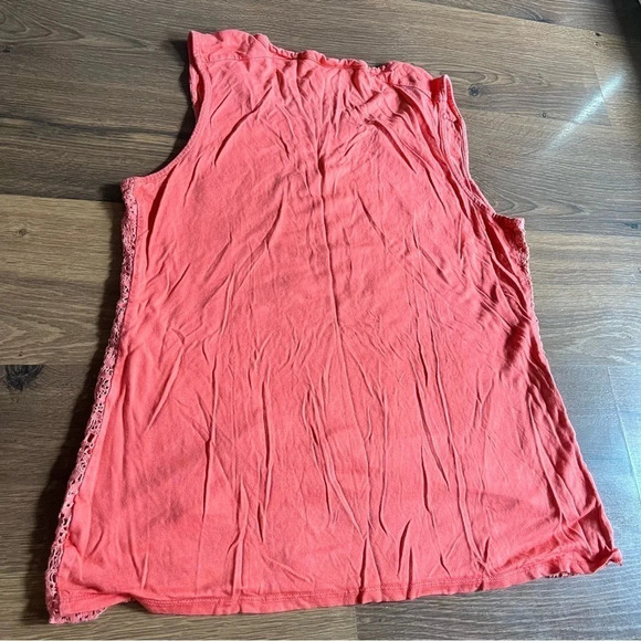 🔥4/$20 Banana Republic Lace Sleeveless Top - Picture 2 of 4